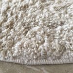  Okrugli tepih boje devine boje, ecru